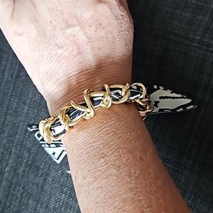 Black and White Wire Ribbon with Gold Chain Bracelet ⬜